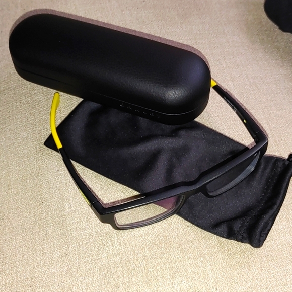 Oakley Kids Prescription eye glasses - Picture 5 of 8